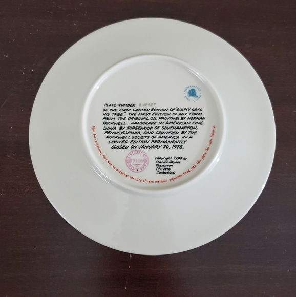 Norman Rockwell Christmas Plate 1974 “Scotty Gets His Tree “ Vintage ~ Pre-Owned - Picture 4 of 10